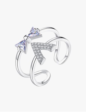 Gold ring for women letter v