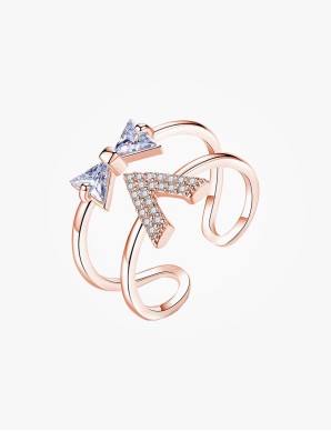 Gold ring for women letter v