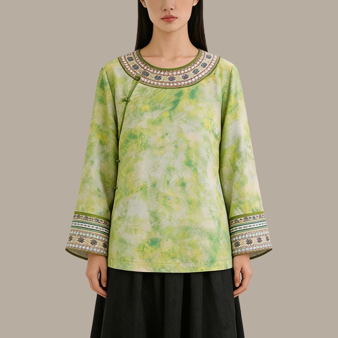 Retro-Style Loose-Fit Top with Chinese-Style Embroidered Neckline