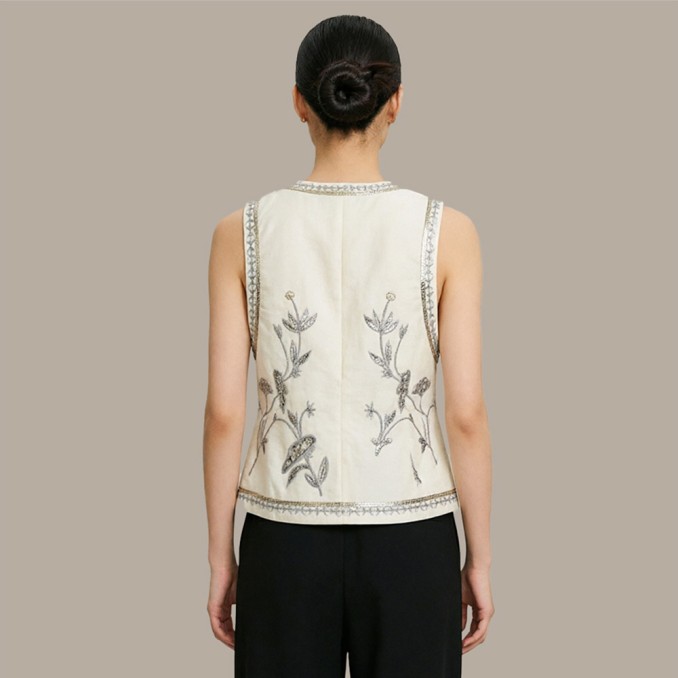 Lightweight and Structured Chinese-Style Embroidered Vest