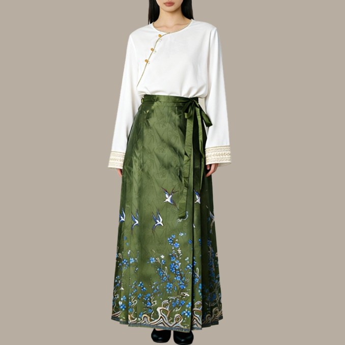 Chinese retro-style flowing pleated horse face skirt